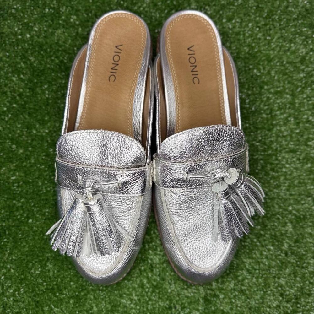 Vionic Reagan Metallic Silver Leather Tassel Mule 7 Excellent